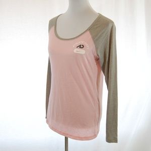 *FREE with purchase* (NWOT) Nike Two-Tone Scoopneck Top
